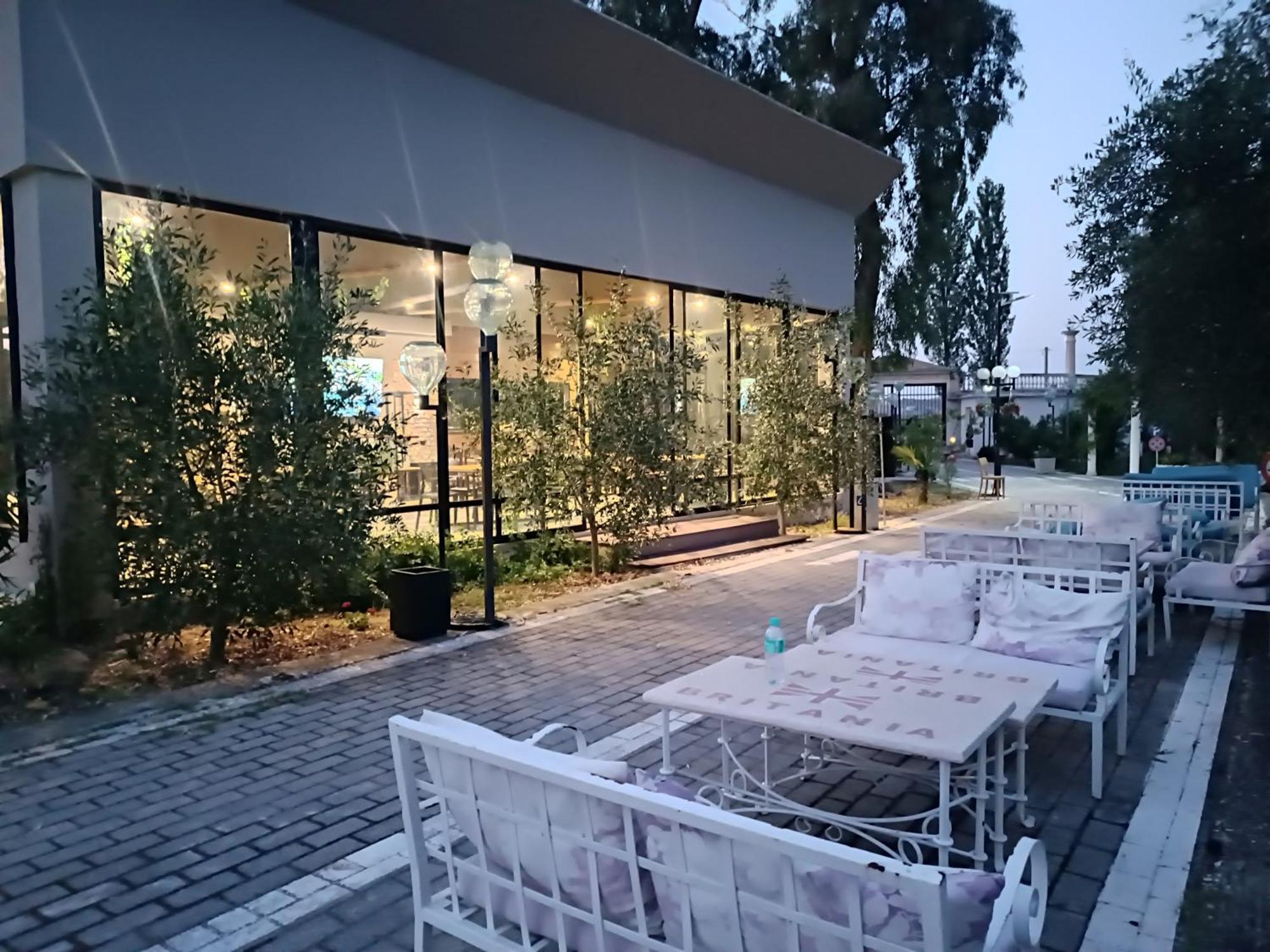 Kavalona Park Hotel 3*