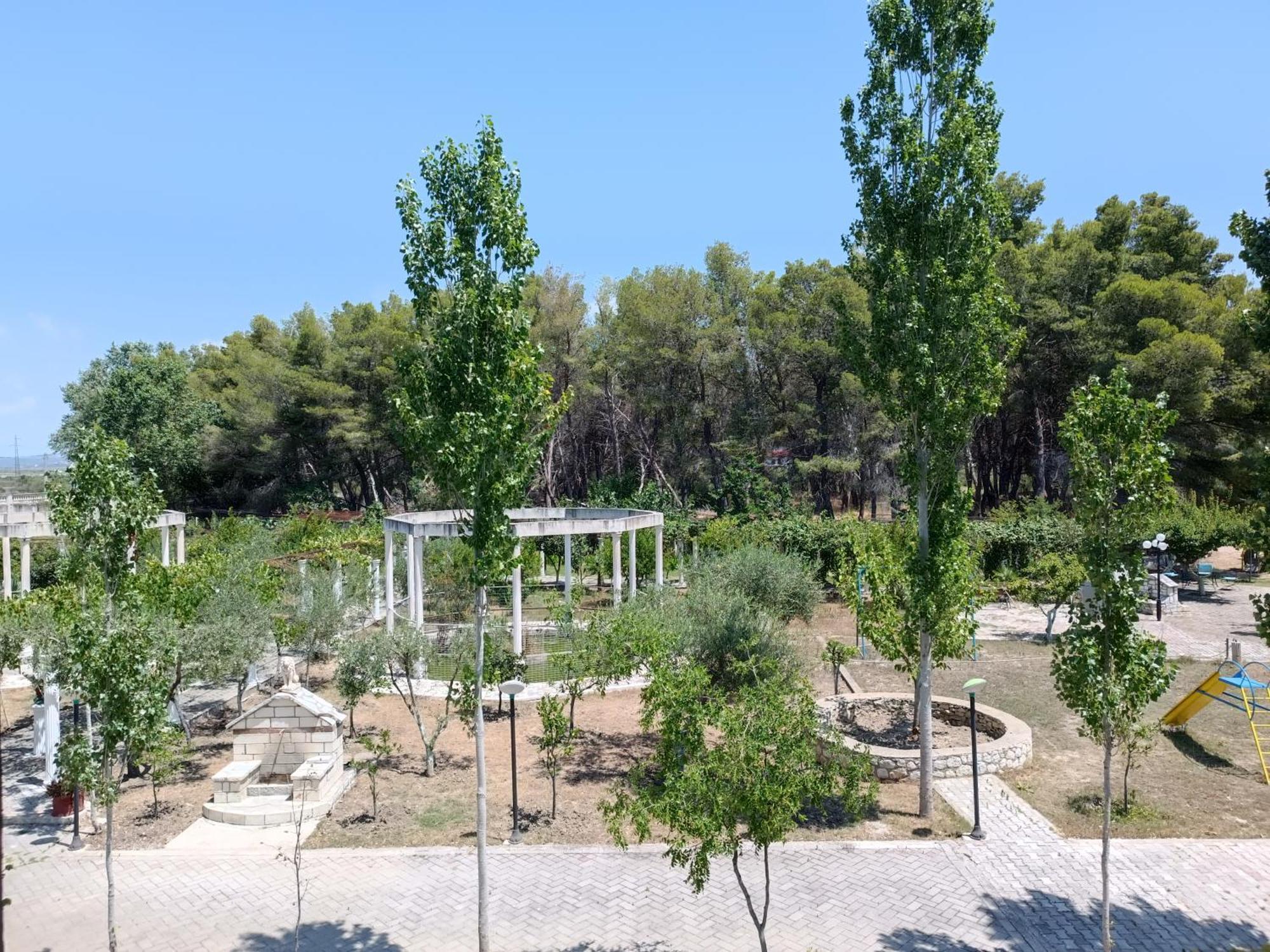 Kavalona 3* Vlorë