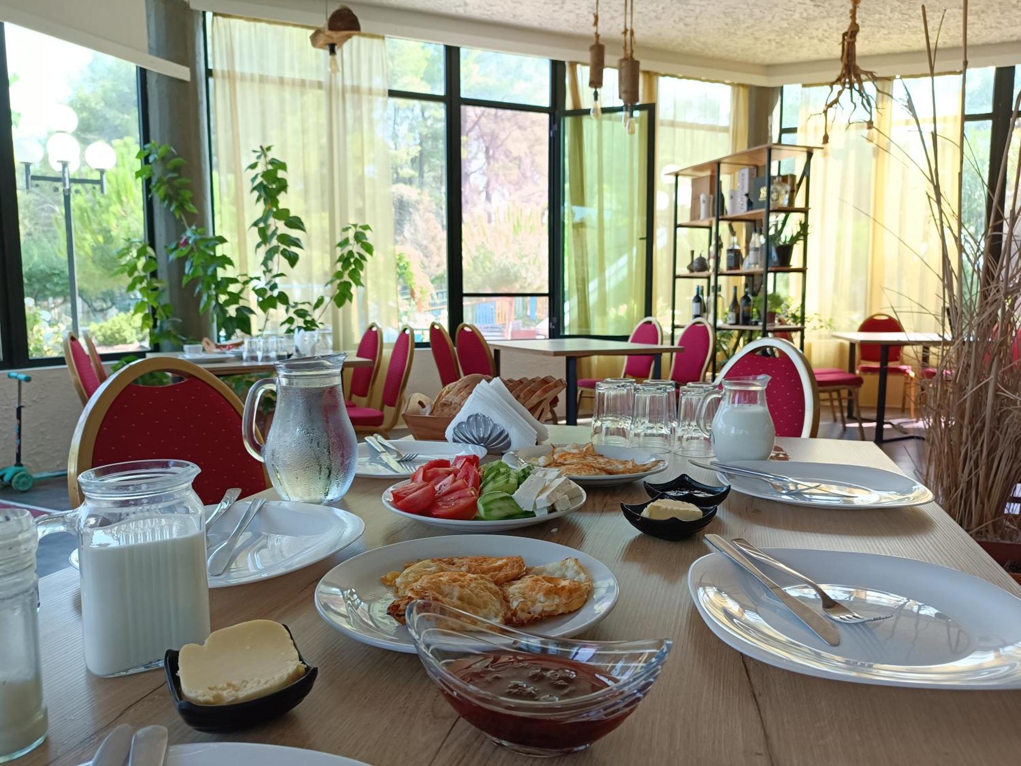 Hotel Kavalona 3*