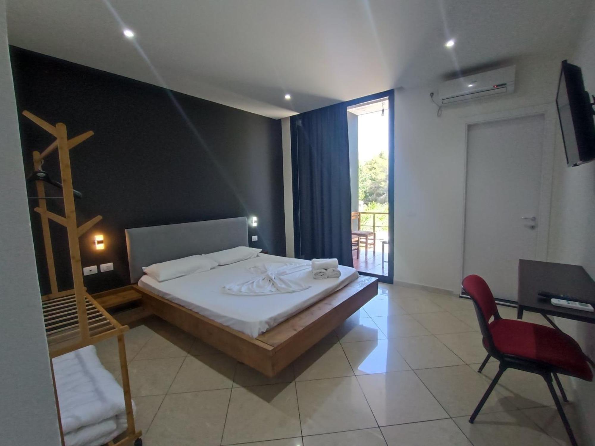 Kavalona Hotel 3*