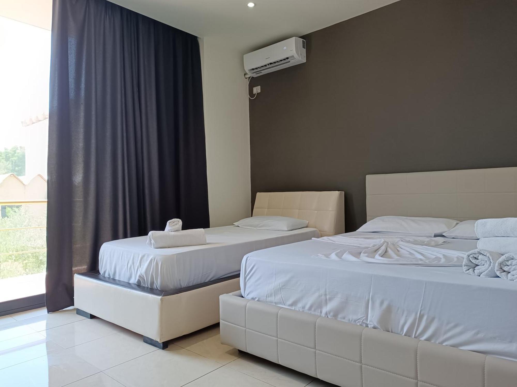 Hotel Kavalona 3*