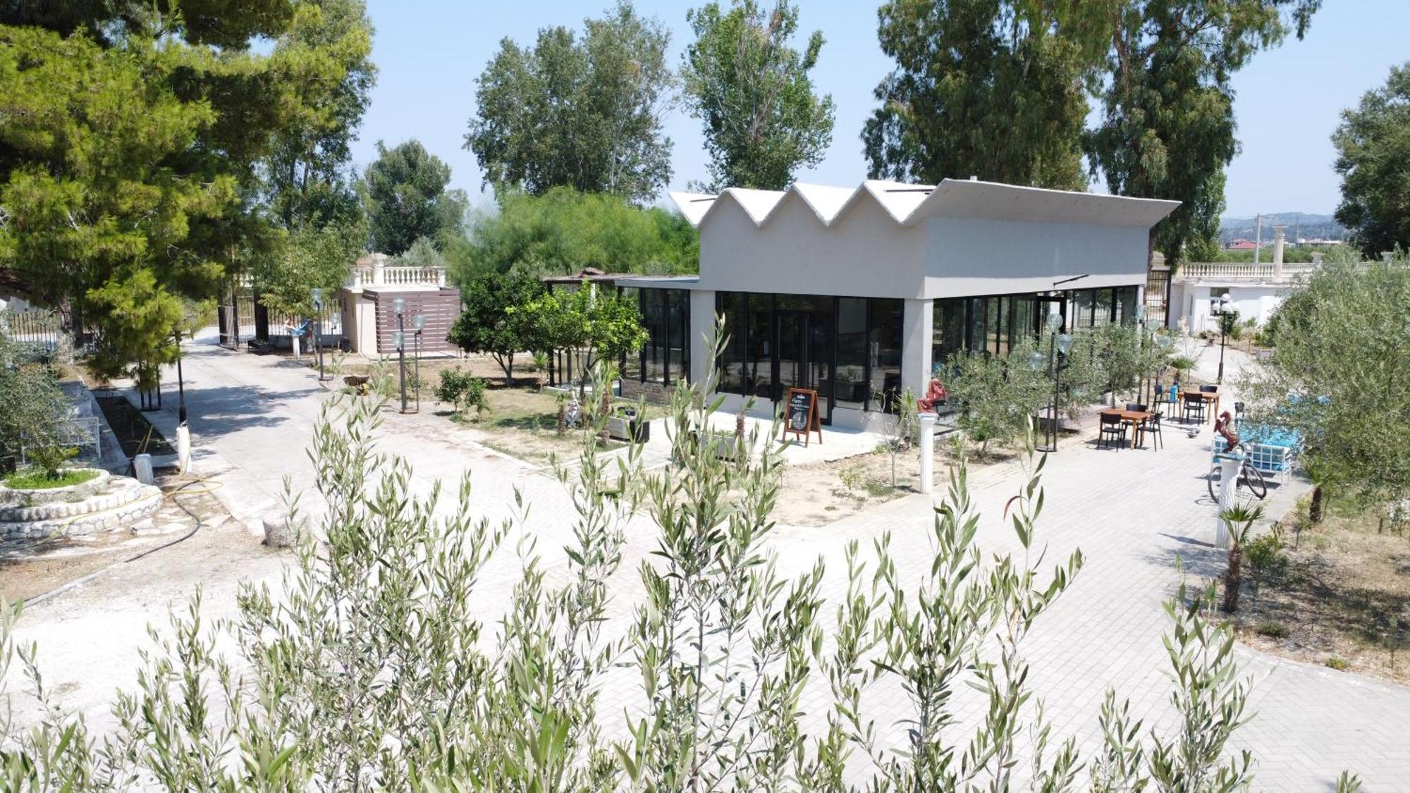 Hotel Kavalona 3*
